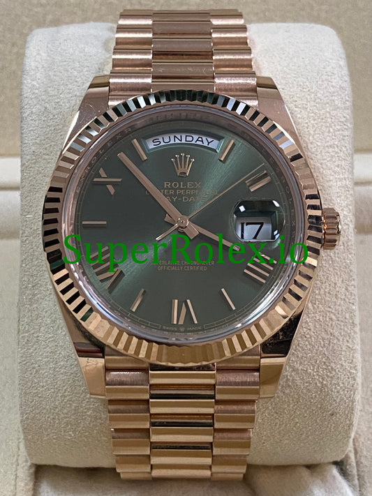 Day-Date 40MM Everose Gold Ref.228235 Olive Green Roman Dial
