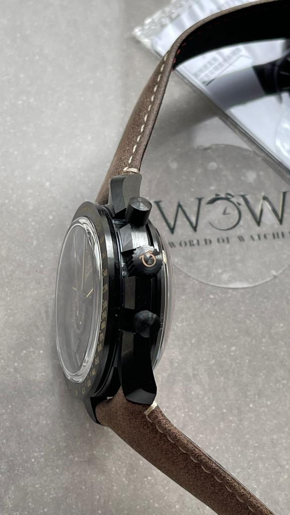 SPEEDMASTER “DARK SIDE OF THE MOON” REAL CERAMIC OMF 1:1 BEST EDITION VINTAGE BLACK ON BROWN LEATHER STRAP A9300 V2